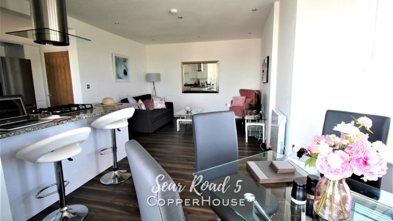 Beautiful Apartments On The Sea Front - Sea Road 5 เฟลิกซ์สโตว์ ภายนอก รูปภาพ