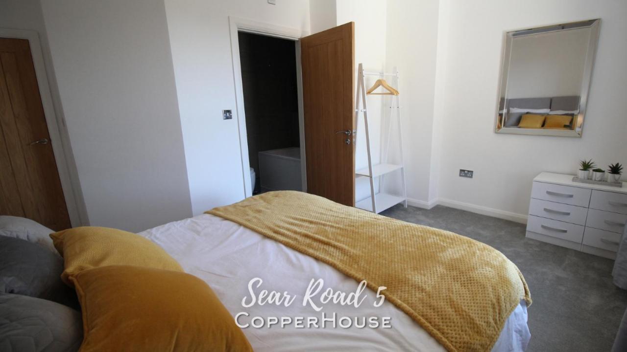 Beautiful Apartments On The Sea Front - Sea Road 5 เฟลิกซ์สโตว์ ภายนอก รูปภาพ