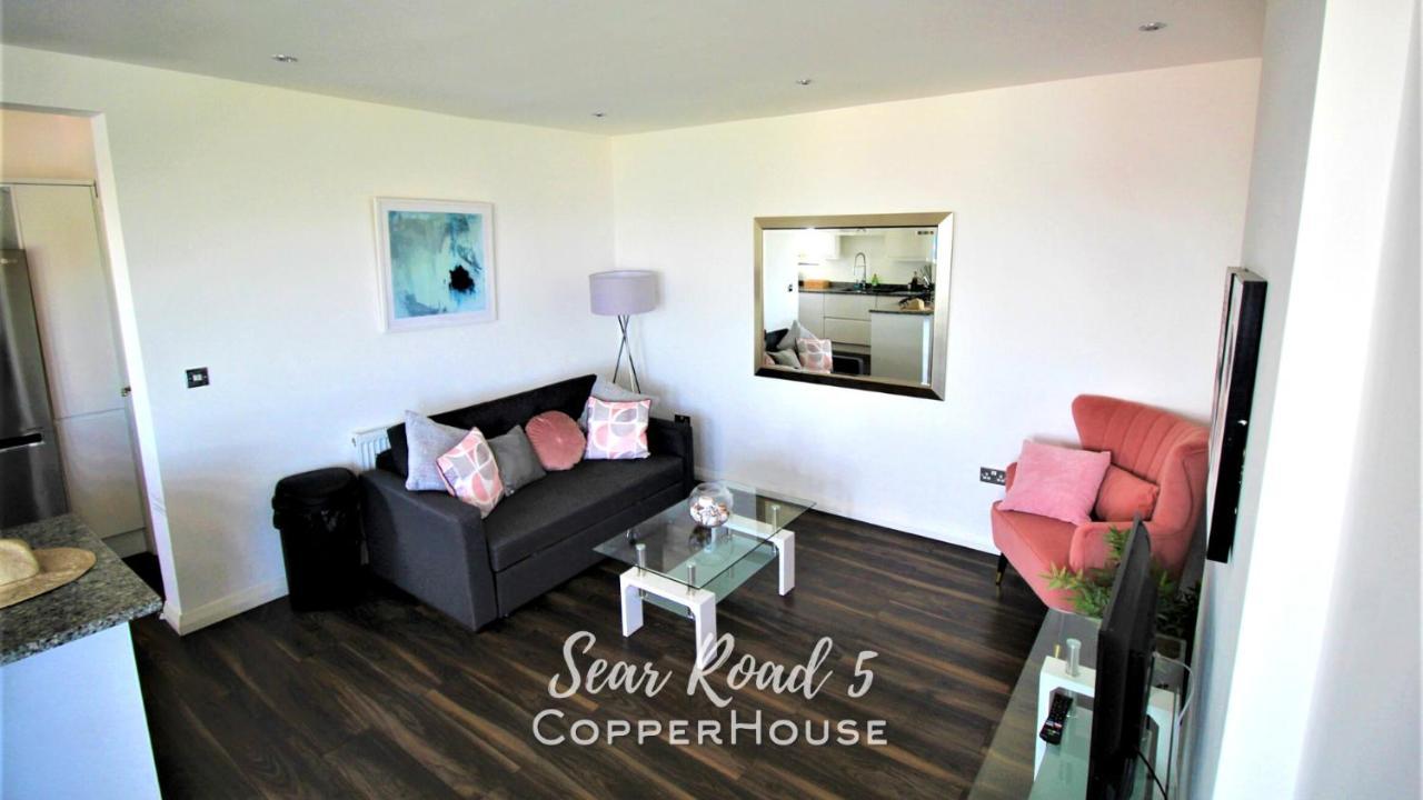 Beautiful Apartments On The Sea Front - Sea Road 5 เฟลิกซ์สโตว์ ภายนอก รูปภาพ