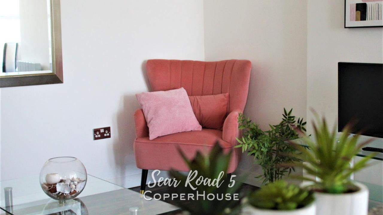 Beautiful Apartments On The Sea Front - Sea Road 5 เฟลิกซ์สโตว์ ภายนอก รูปภาพ